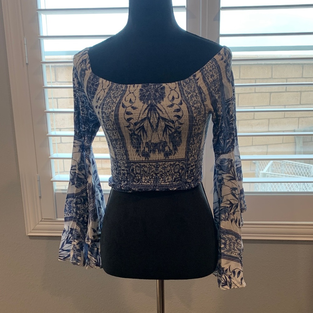 Blue and White Stretch Boho Top EUC